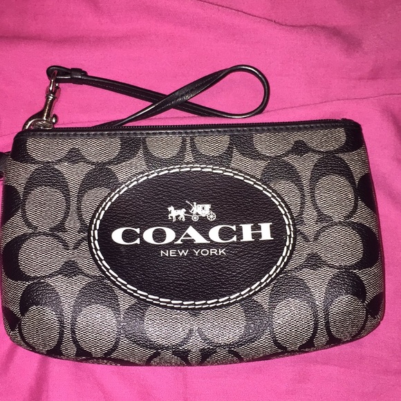 Coach Handbags - Coach wristlet